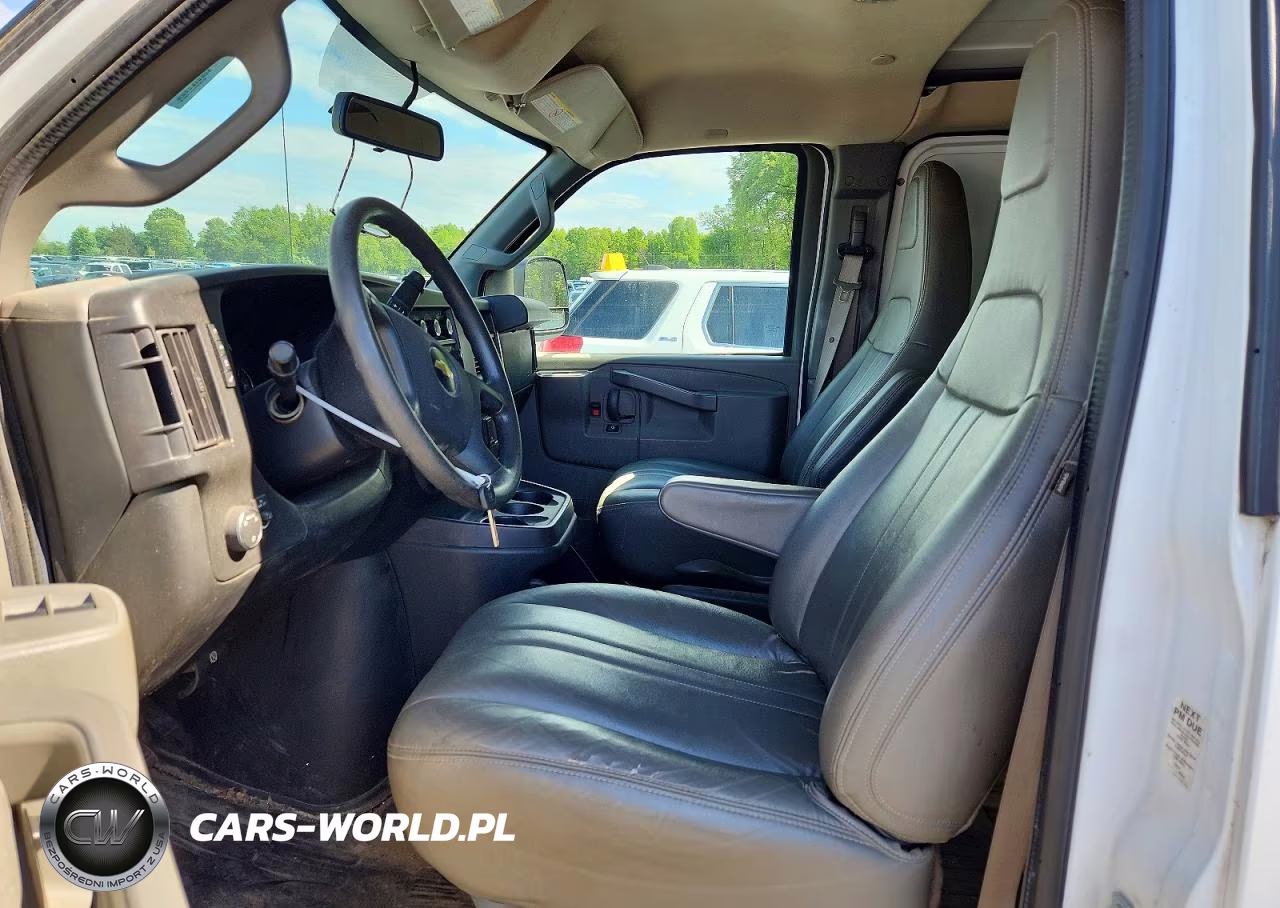 2018 Chevrolet Express G2500 VIN:1GCWGBFP2J1263978 - 7