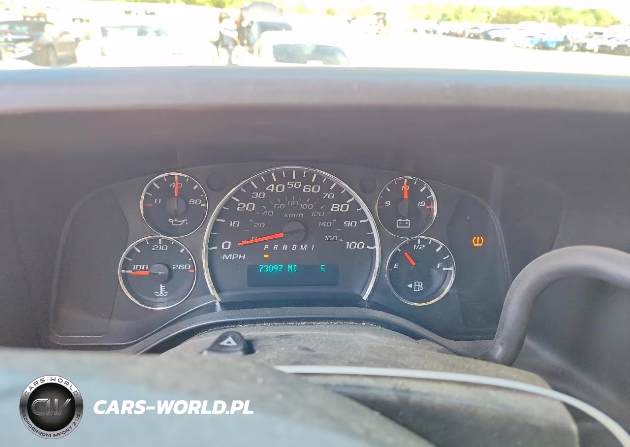 2018 Chevrolet Express G2500 VIN:1GCWGBFP2J1263978 - 9