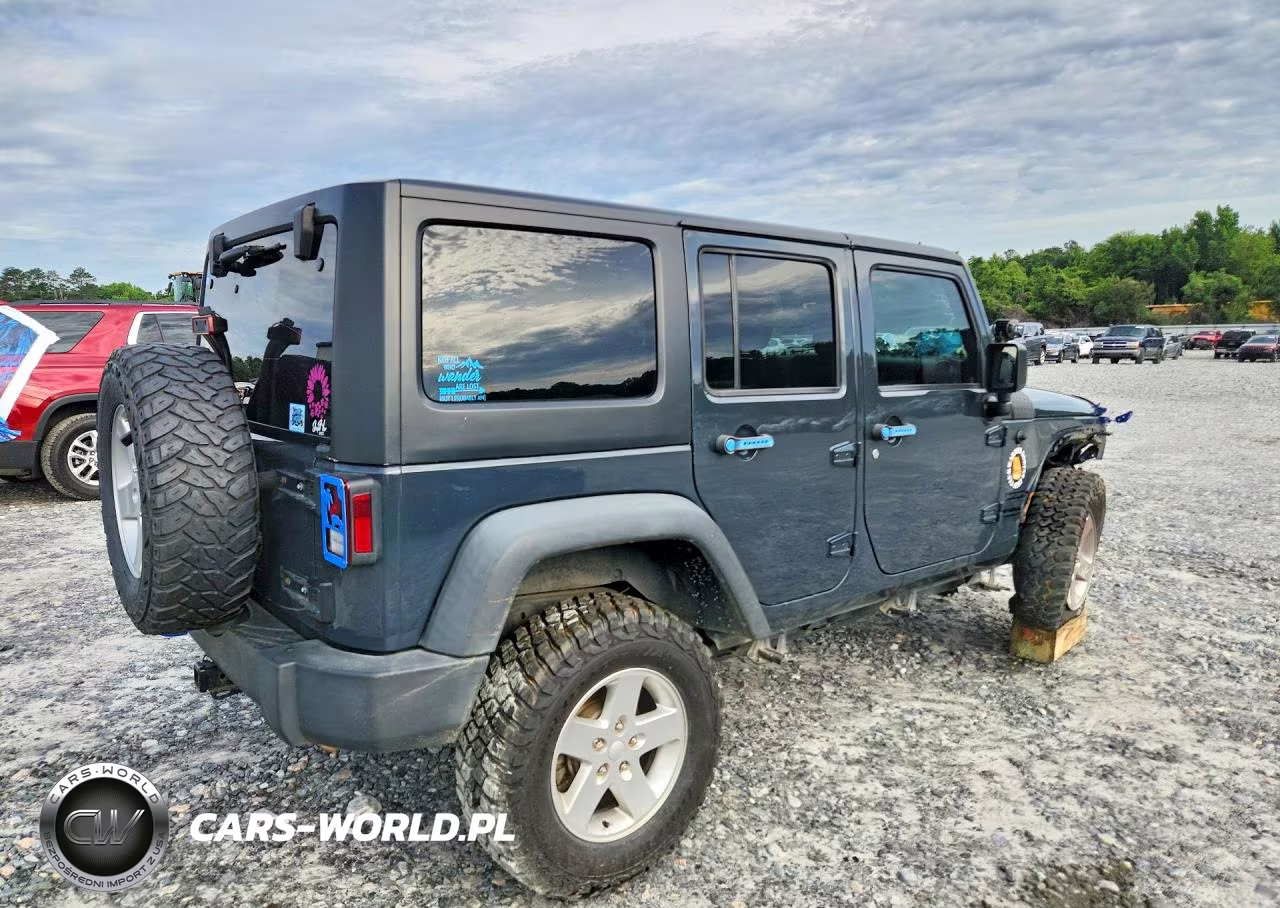 2016 Jeep Wrangler Unlimited Sport VIN:1C4BJWDG0GL266644 - 3