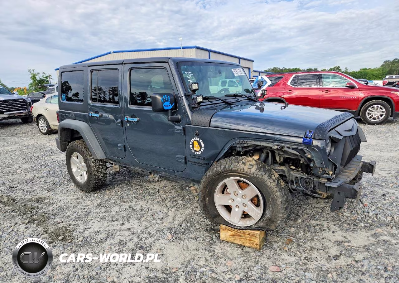 2016 Jeep Wrangler Unlimited Sport VIN:1C4BJWDG0GL266644 - 4