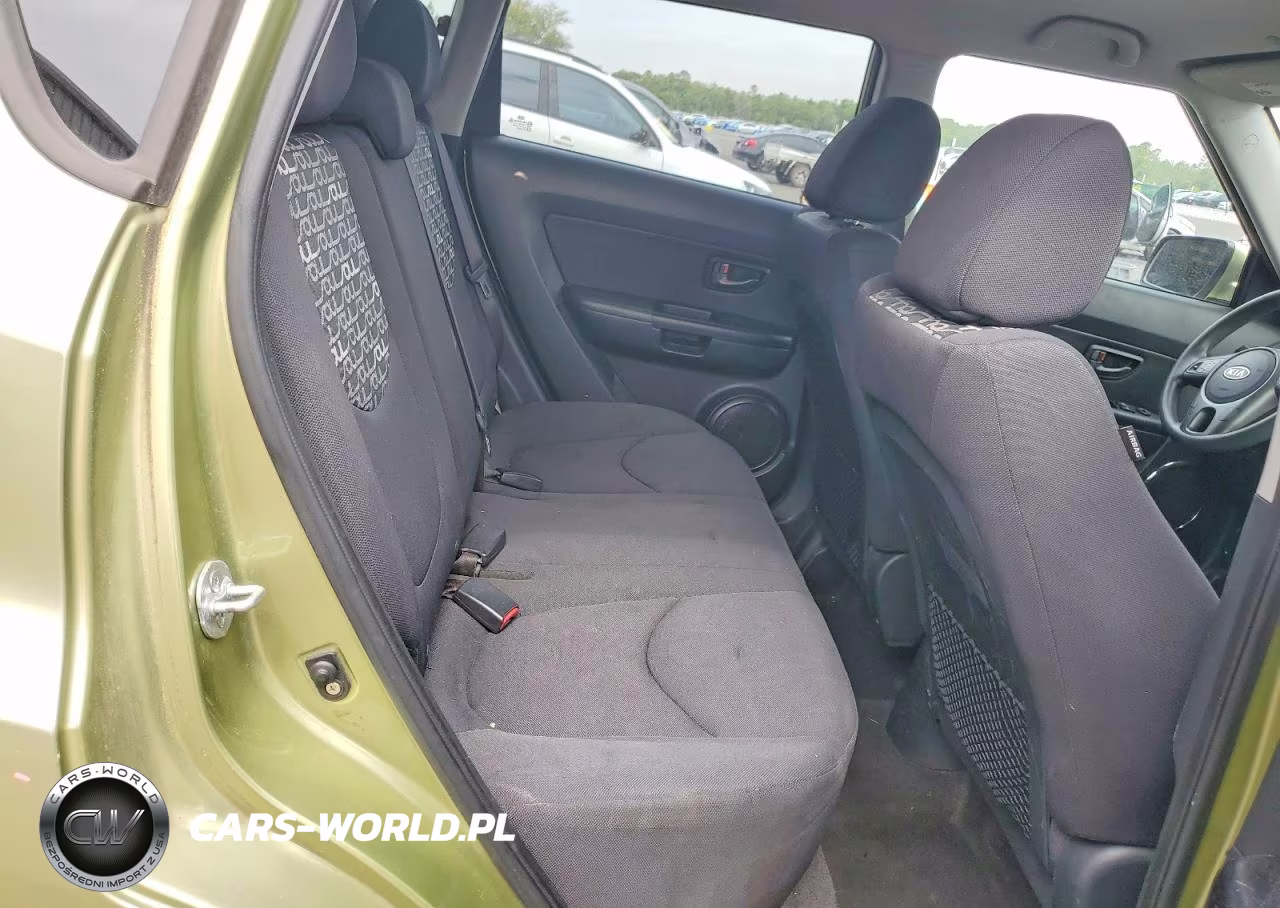 2011 Kia Soul + VIN:KNDJT2A2XB7207111 - 10