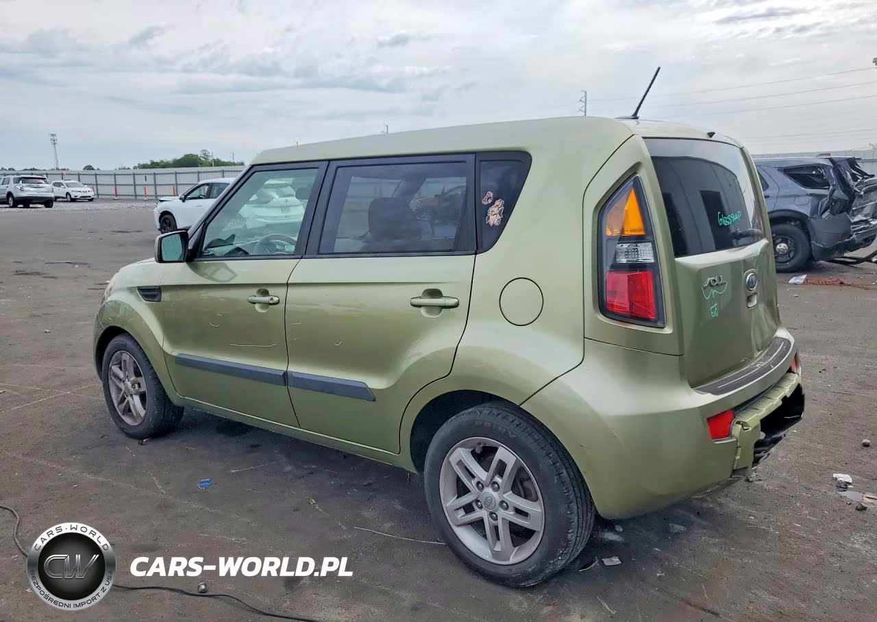 2011 Kia Soul + VIN:KNDJT2A2XB7207111 - 2