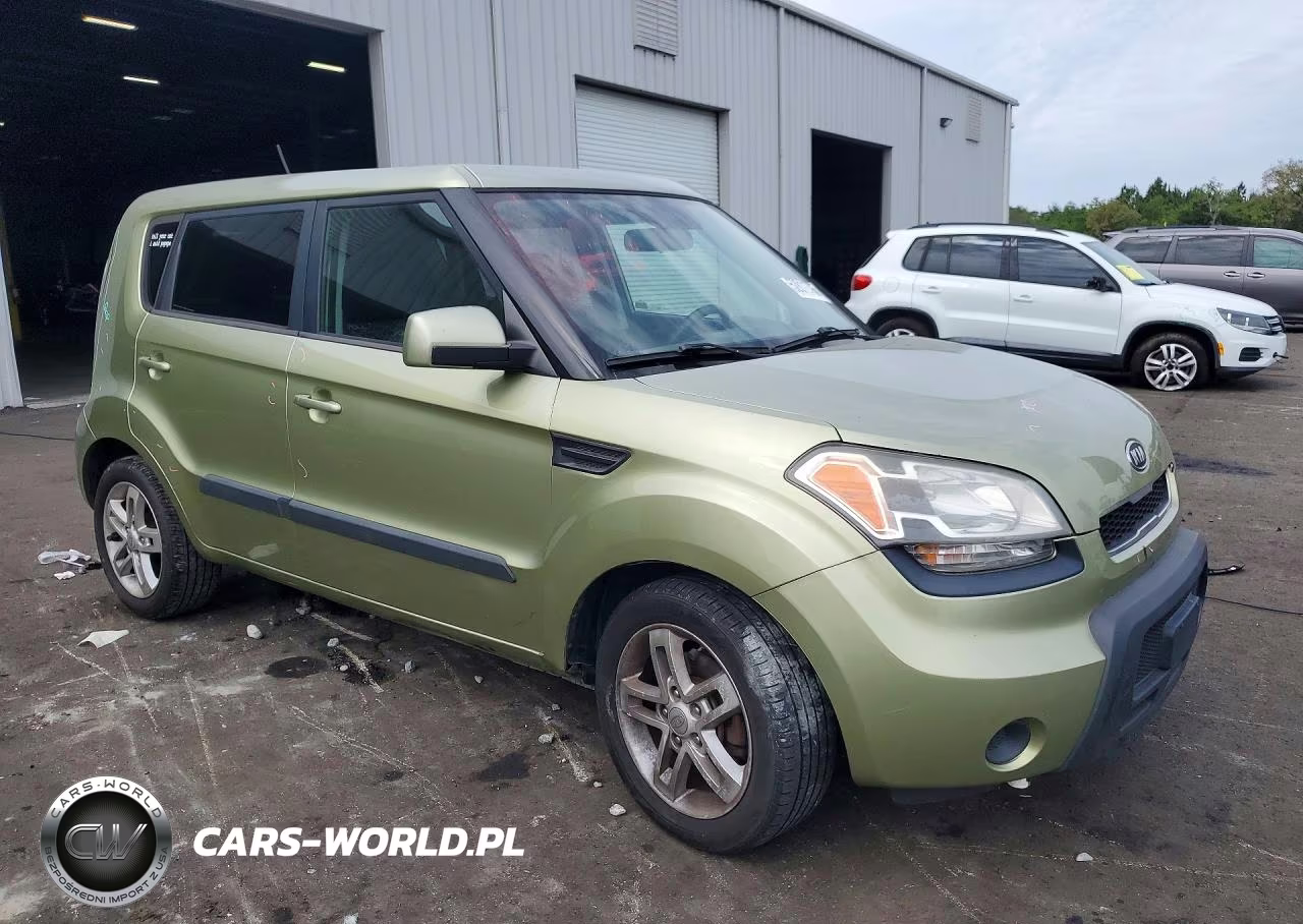 2011 Kia Soul + VIN:KNDJT2A2XB7207111 - 4