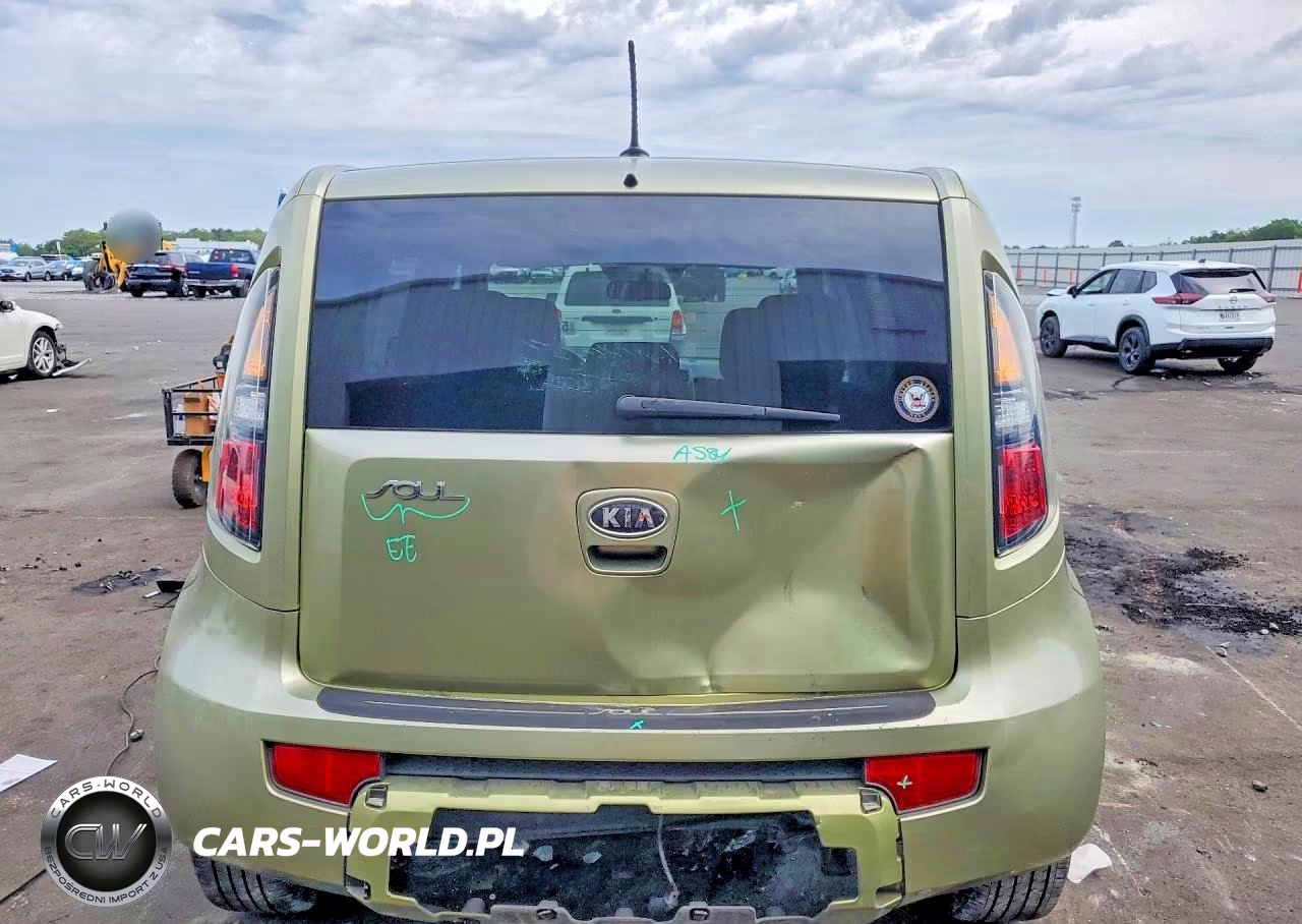 2011 Kia Soul + VIN:KNDJT2A2XB7207111 - 6