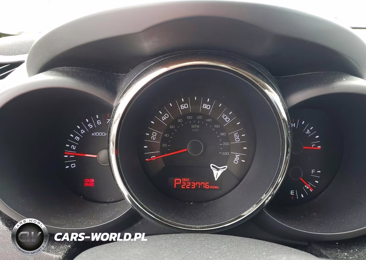 2011 Kia Soul + VIN:KNDJT2A2XB7207111 - 9