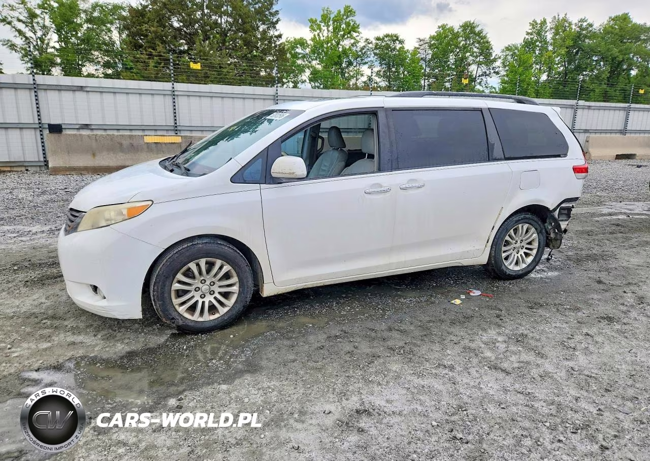 2011 Toyota Sienna Xle 8-Passenger
