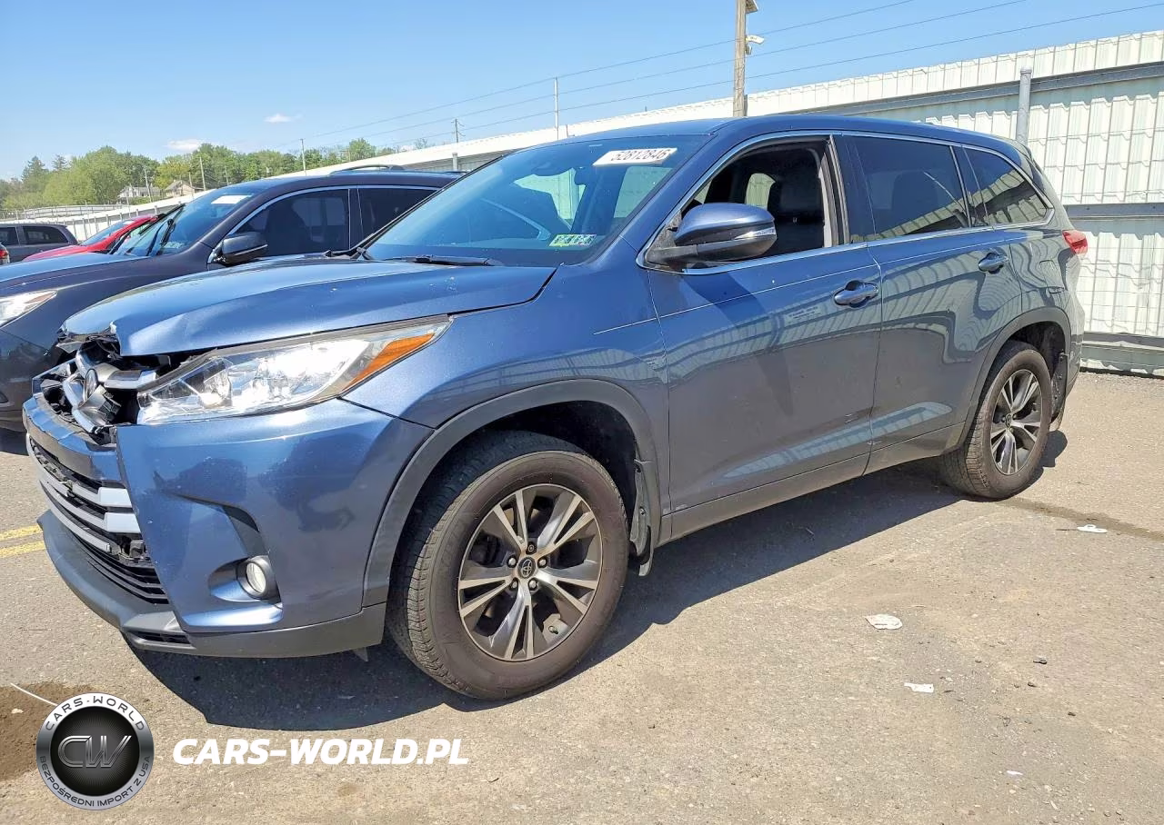 2017 Toyota Highlander Le Plus – zdjęcie 1 z 13