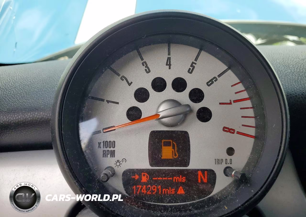 2013 Mini Cooper VIN:WMWSU3C57DT687453 - 9