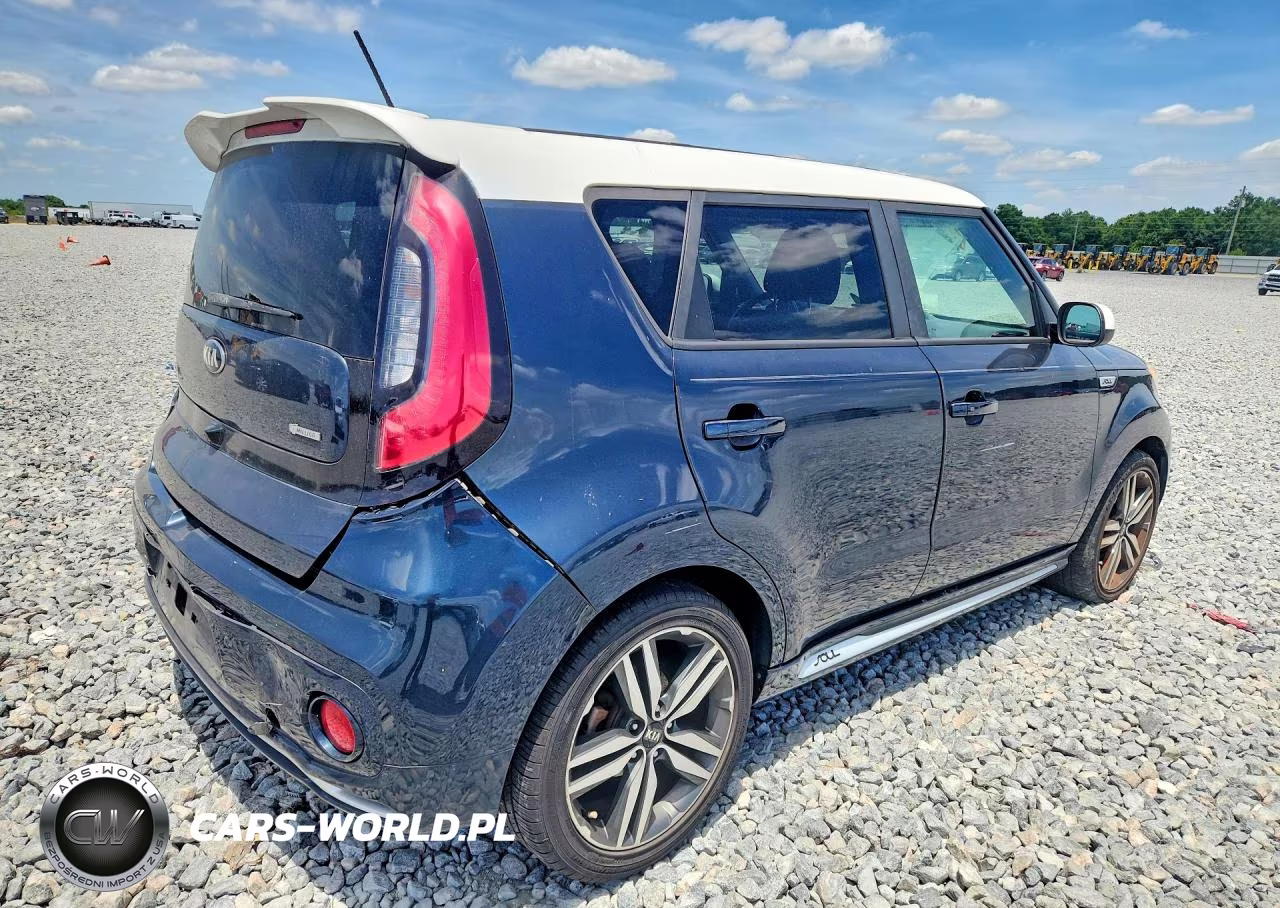 2018 Kia Soul + VIN:KNDJP3A50J7605818 - 3