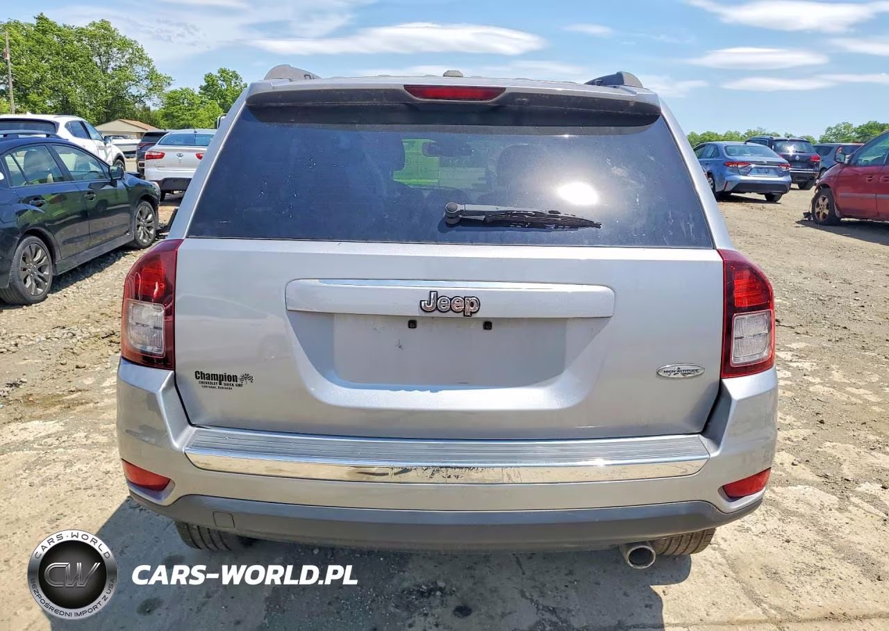 2017 Jeep Compass Latitude VIN:1C4NJCEAXHD125940 - 6