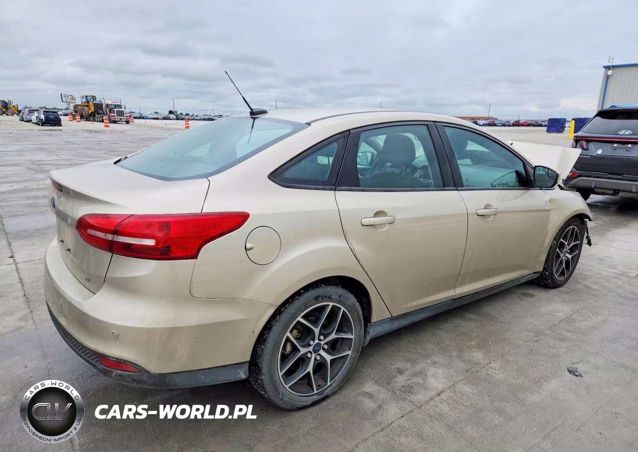 2018 Ford Focus Sel VIN:1FADP3H23JL259141 - 3
