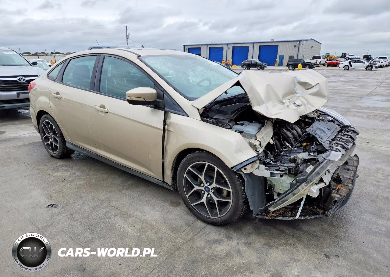 2018 Ford Focus Sel VIN:1FADP3H23JL259141 - 4