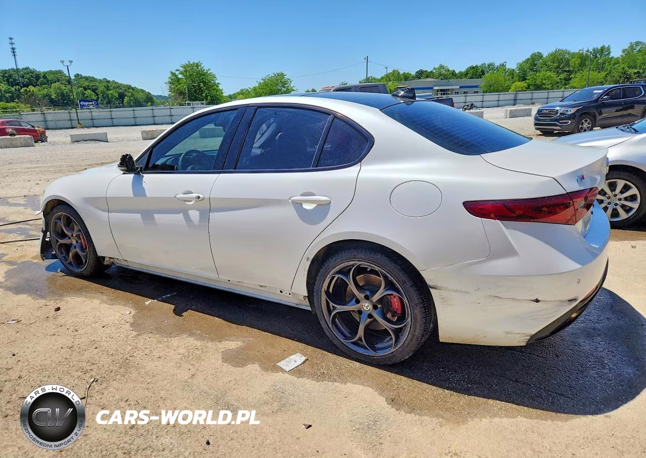 2017 Alfa Romeo Giulia Ti Q4 VIN:ZARFAEEN5H7560324 - 2