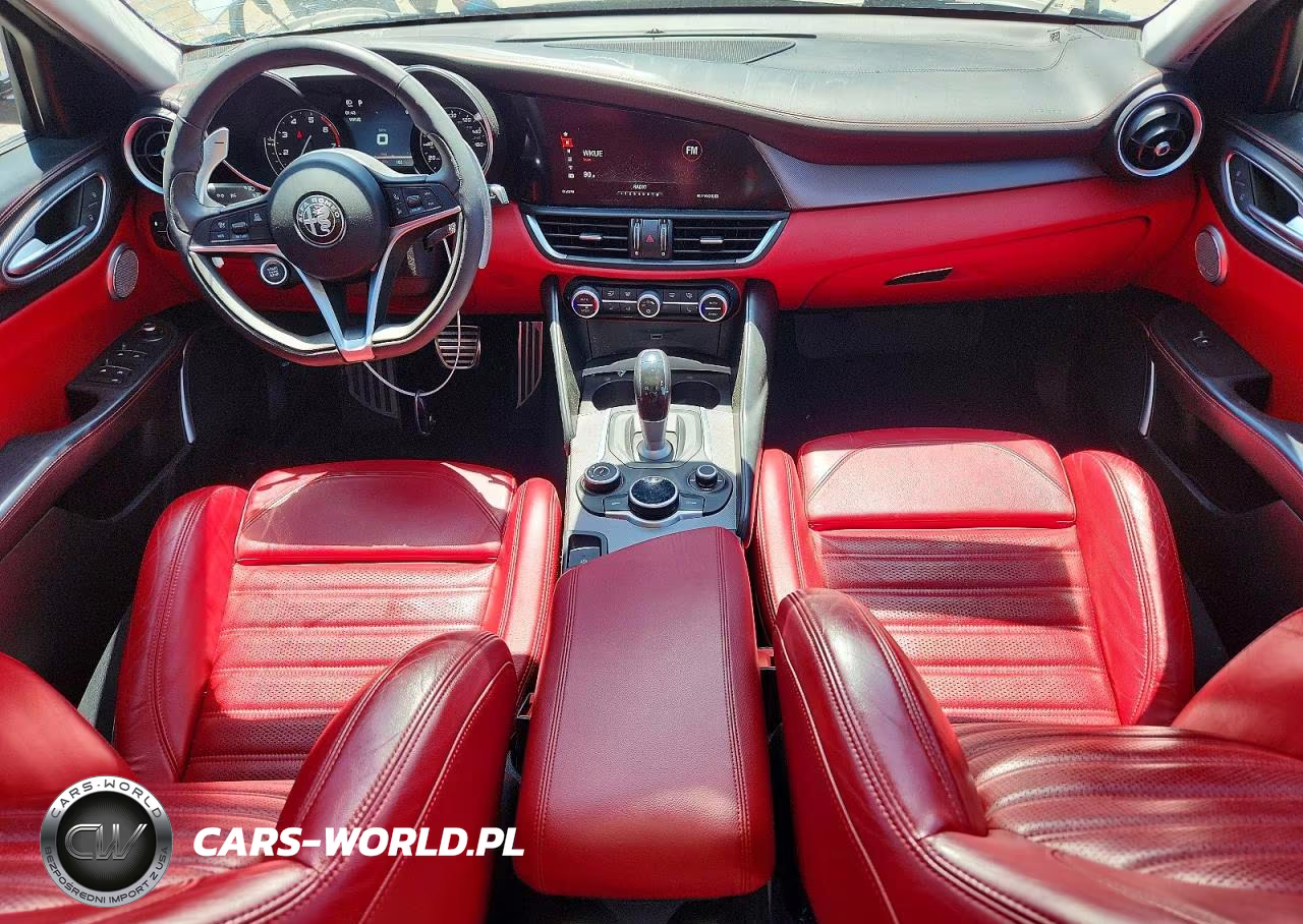 2017 Alfa Romeo Giulia Ti Q4 VIN:ZARFAEEN5H7560324 - 8