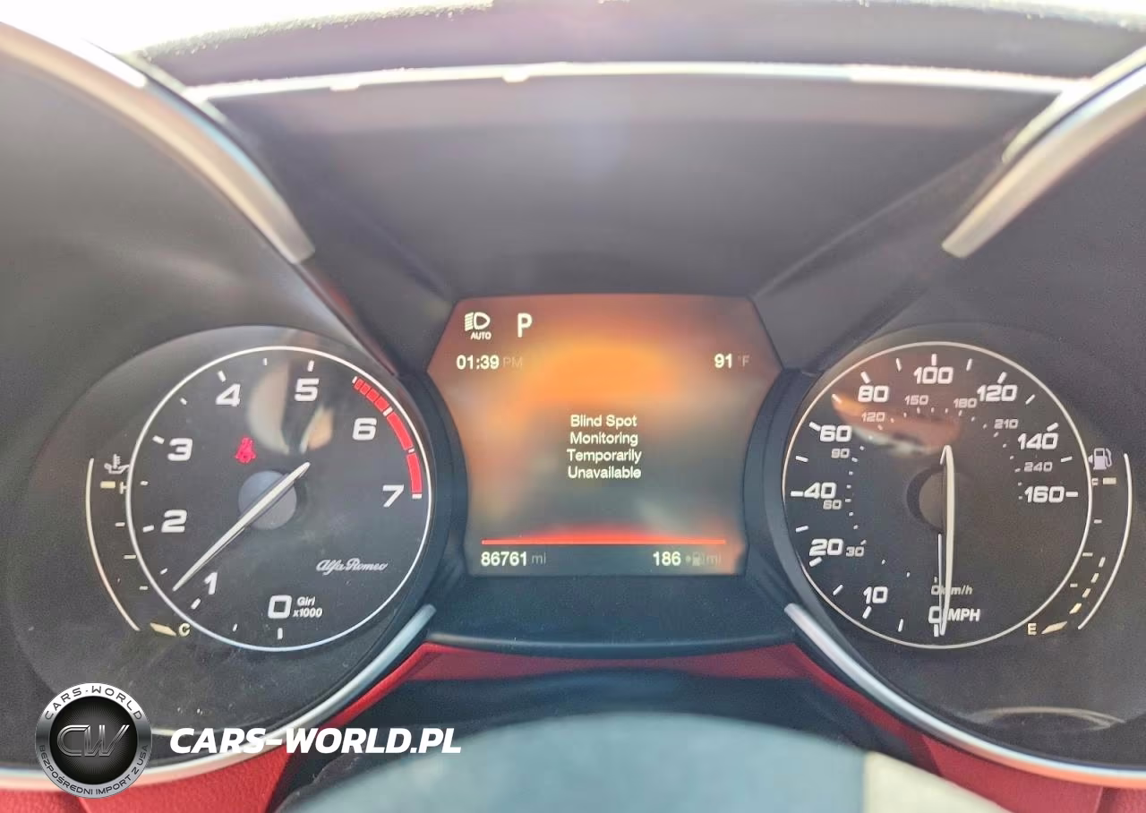 2017 Alfa Romeo Giulia Ti Q4 VIN:ZARFAEEN5H7560324 - 9