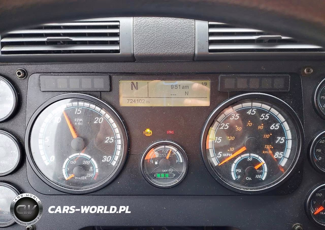 2016 Freightliner Cascadia 125 Semi Truck VIN:3AKJGLD51GSGY1382 - 8