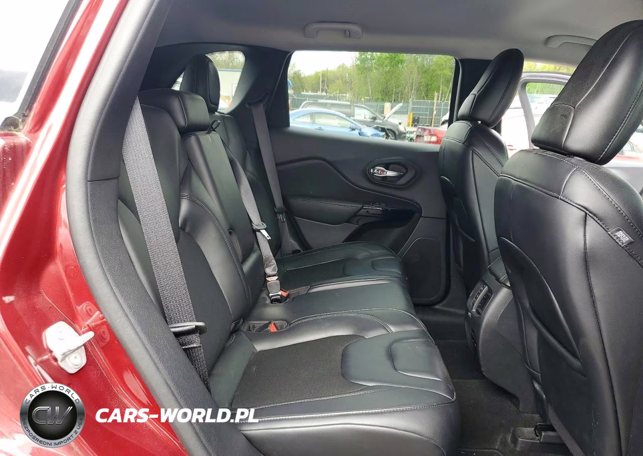2020 Jeep Cherokee Latitude Plus VIN:1C4PJMLB7LD646990 - 11