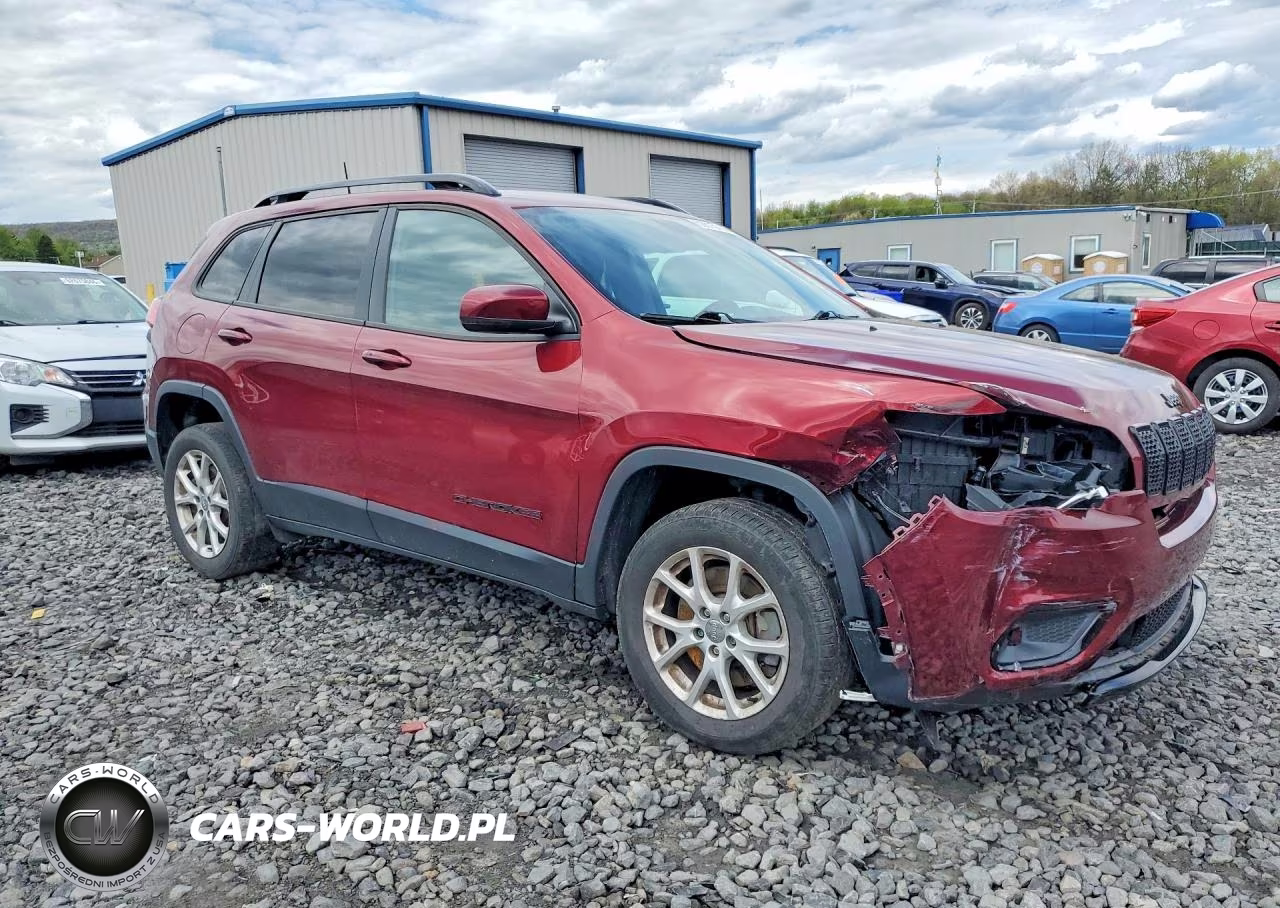 2020 Jeep Cherokee Latitude Plus VIN:1C4PJMLB7LD646990 - 4