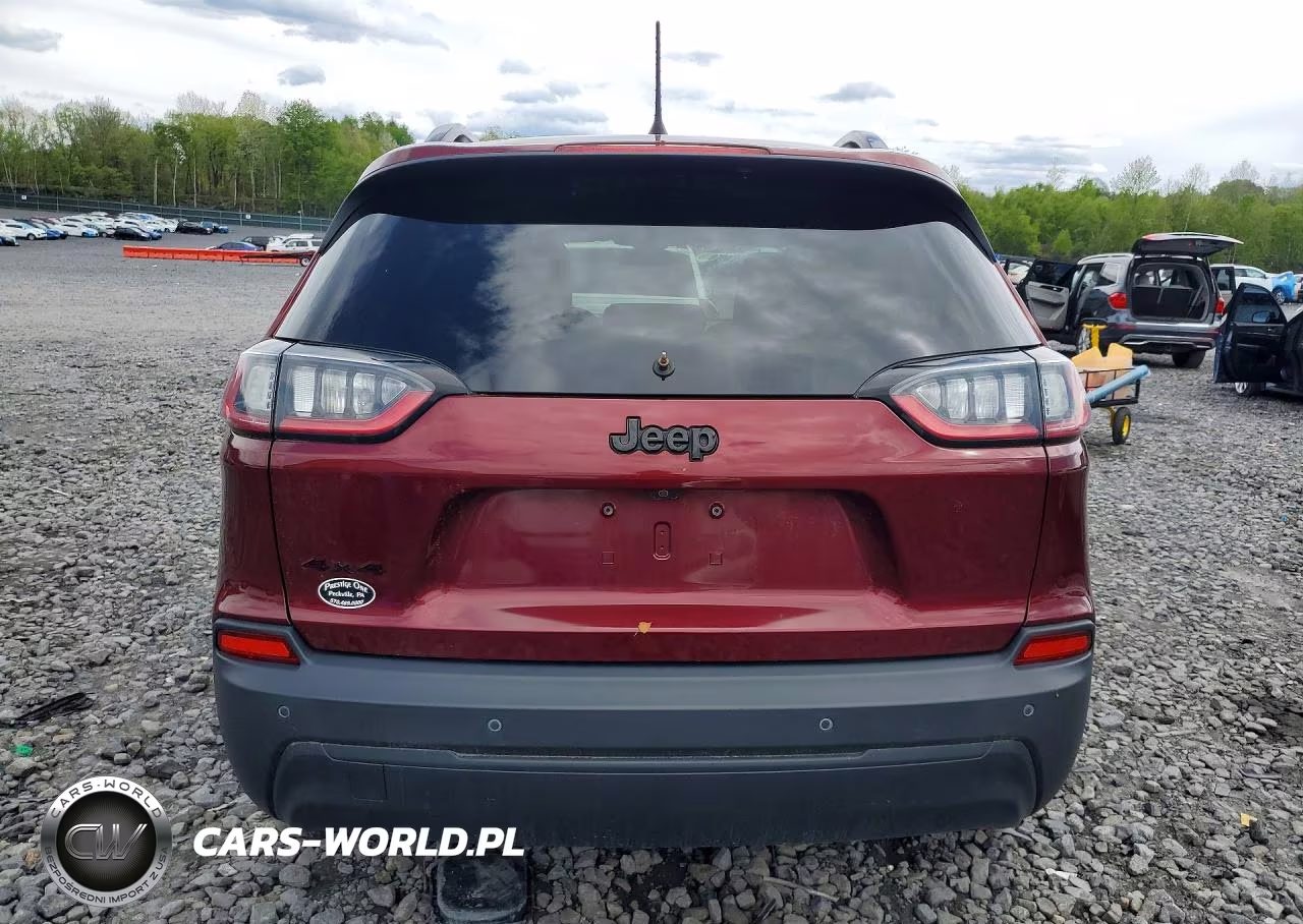 2020 Jeep Cherokee Latitude Plus VIN:1C4PJMLB7LD646990 - 6