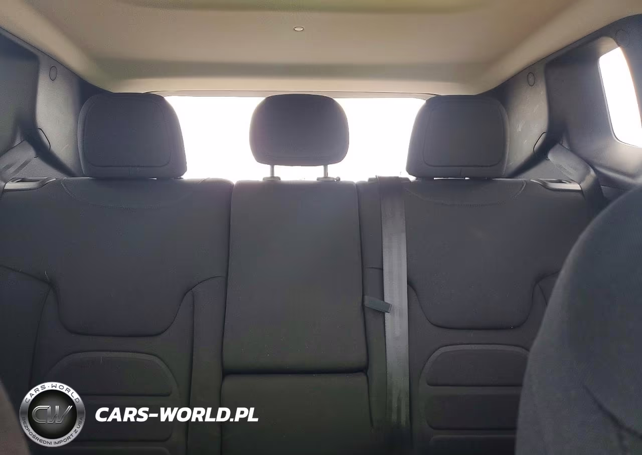 2019 Jeep Renegade Latitude VIN:ZACNJBBB0KPJ88218 - 10