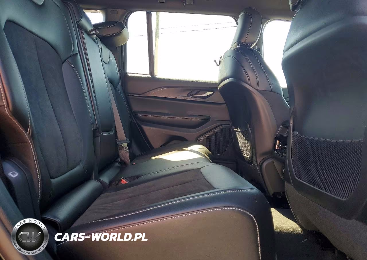 2023 Jeep Grand Cherokee Laredo VIN:1C4RJHAGXPC560213 - 11