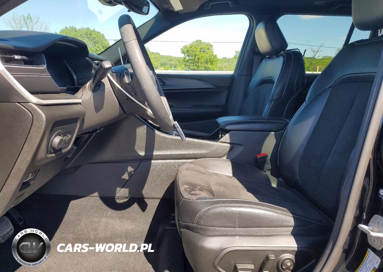 2023 Jeep Grand Cherokee Laredo VIN:1C4RJHAGXPC560213 - 7