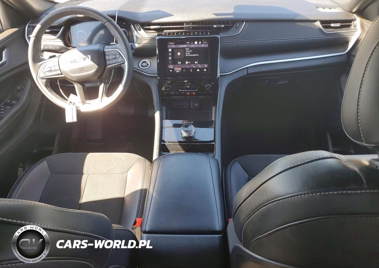 2023 Jeep Grand Cherokee Laredo VIN:1C4RJHAGXPC560213 - 8