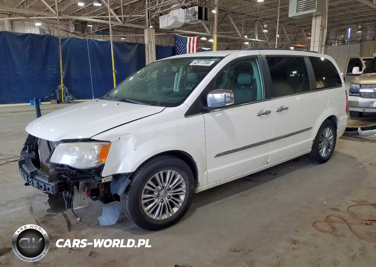 2013 Chrysler Town & Country Touring L – zdjęcie 1 z 14