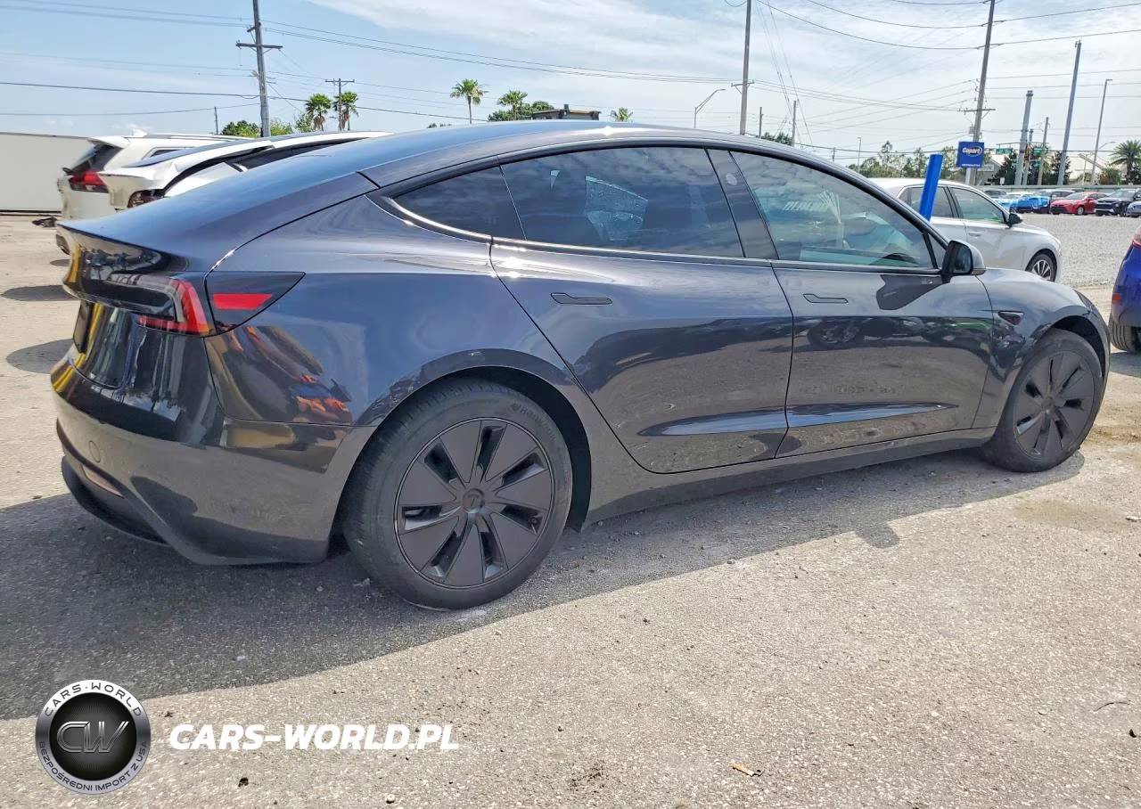 2024 Tesla Model 3 VIN:5YJ3E1EA1RF758160 - 3