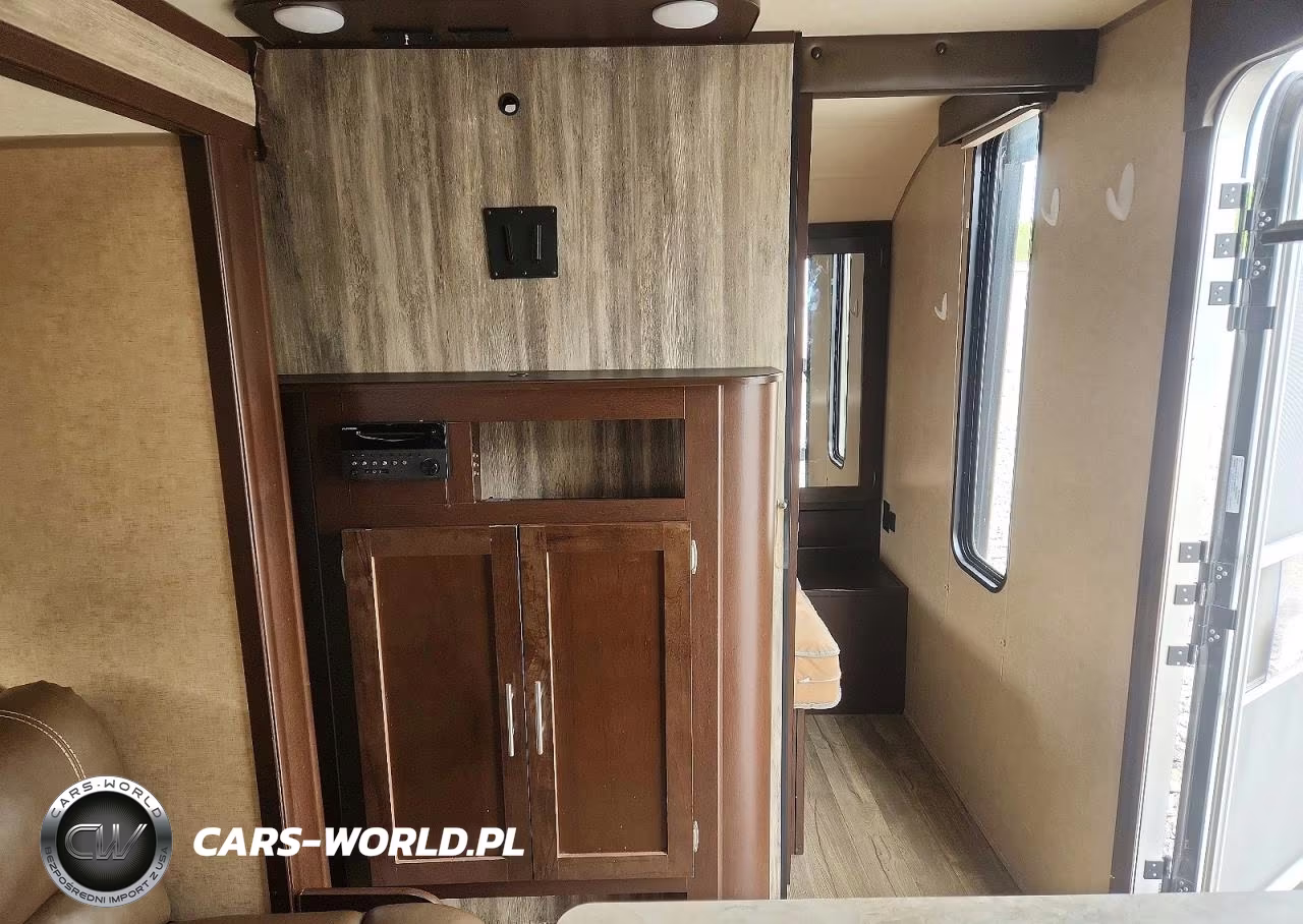 2018 Forest River Grey Wolf Camper VIN:4X4TCKB24JK045506 - 5