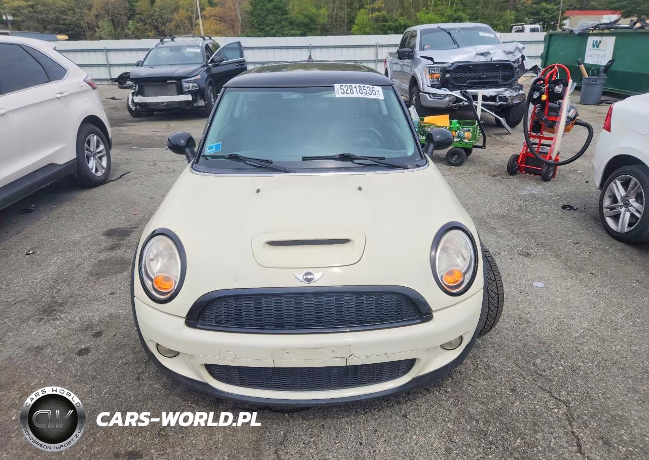2010 Mini Cooper S VIN:WMWMF7C50ATX43965 - 5
