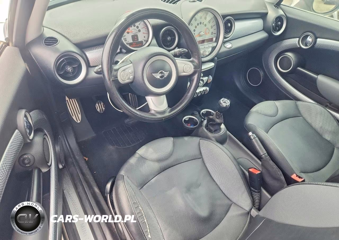 2010 Mini Cooper S VIN:WMWMF7C50ATX43965 - 8