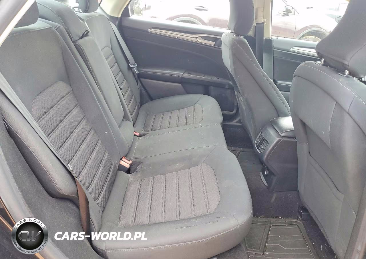 2019 Ford Fusion Se VIN:3FA6P0HD5KR246502 - 10