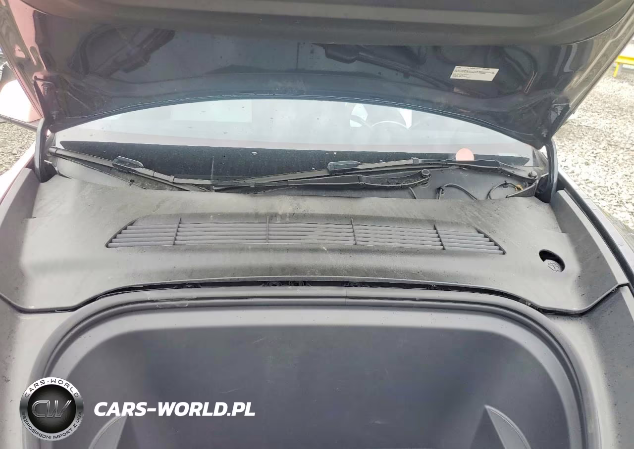 2024 Tesla Model Y VIN:7SAYGAEEXRF020105 - 11