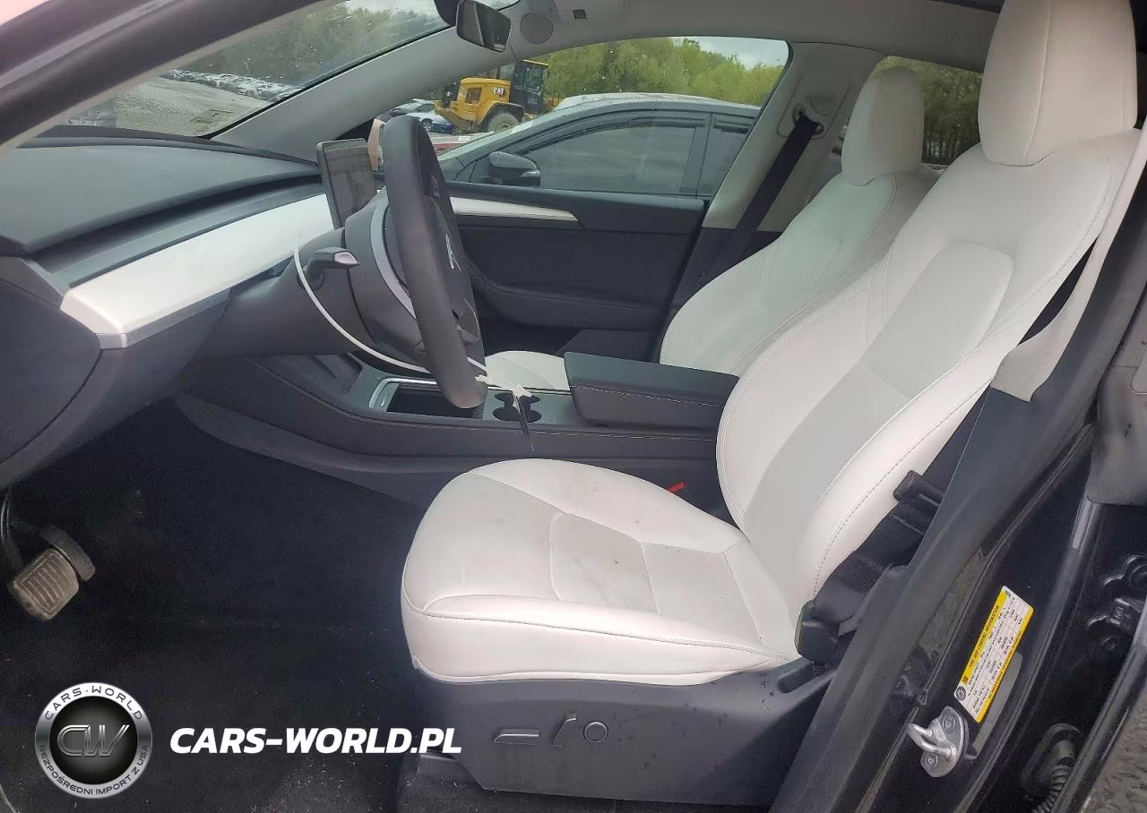 2024 Tesla Model Y VIN:7SAYGAEEXRF020105 - 7