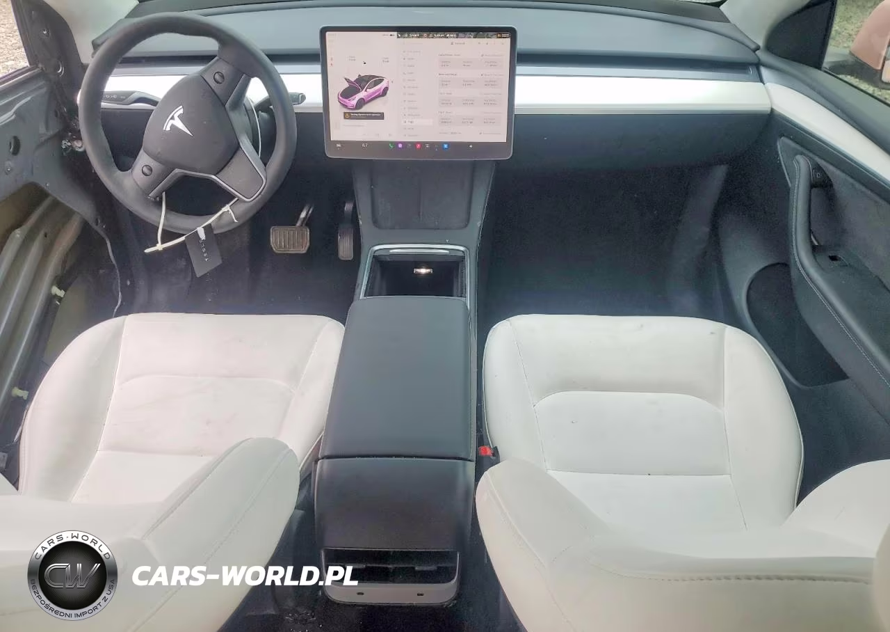 2024 Tesla Model Y VIN:7SAYGAEEXRF020105 - 8