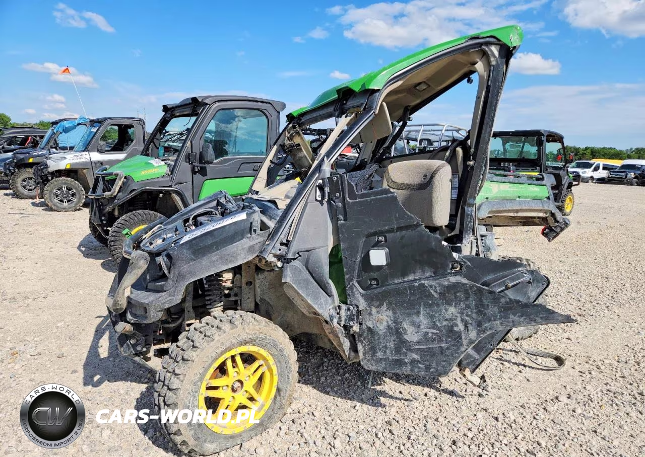 2022 John Deere 835R Utility Vehicle VIN:1M0835RACNM051823 - 2