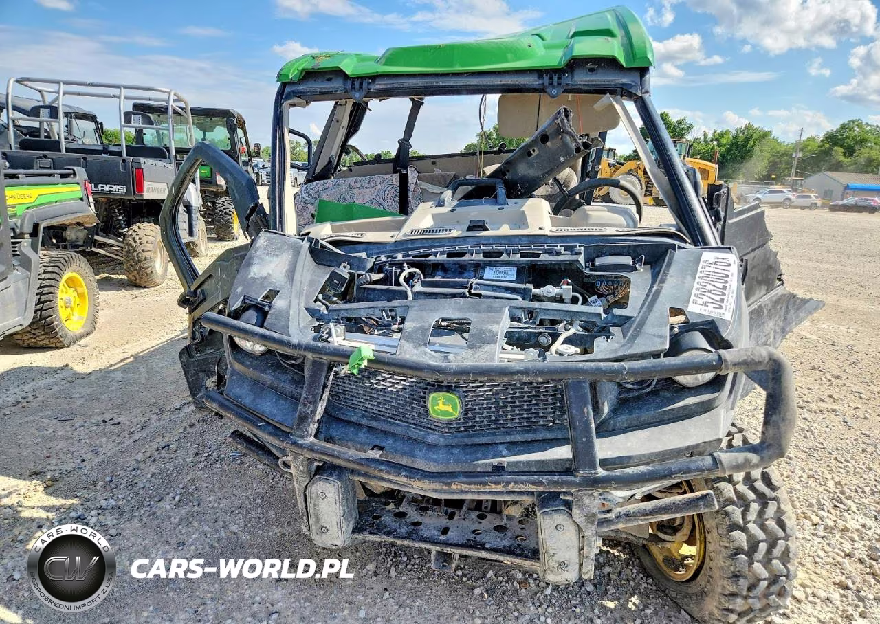 2022 John Deere 835R Utility Vehicle VIN:1M0835RACNM051823 - 9