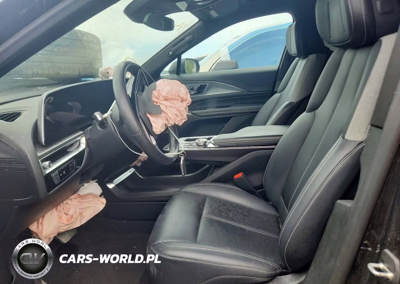 2024 Cadillac Lyriq Tech VIN:1GYKPMRK3RZ110205 - 7