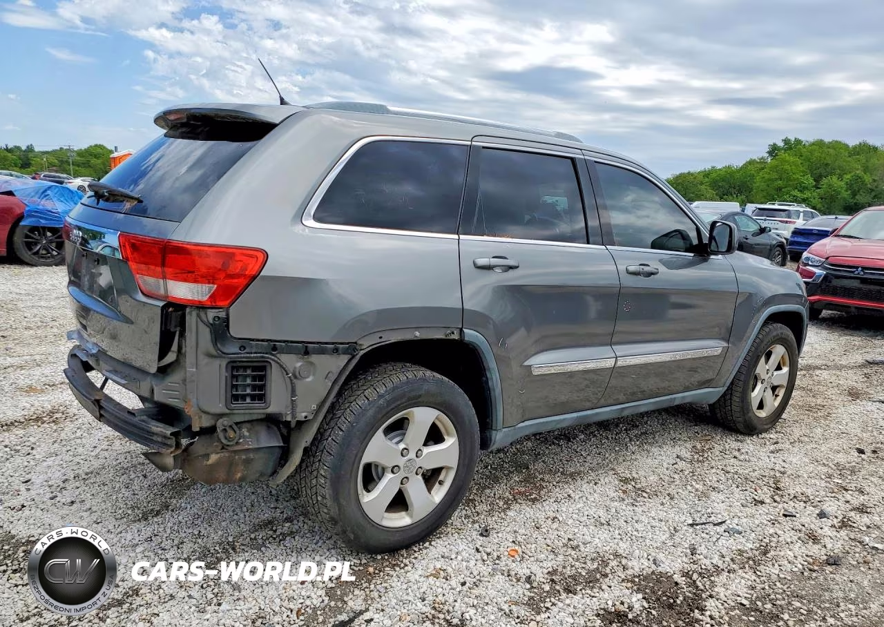 2011 Jeep Grand Cherokee Laredo VIN:1J4RR4GG8BC721962 - 3