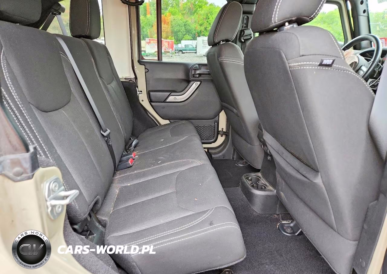 2017 Jeep Wrangler Unlimited Sahara VIN:1C4HJWEG1HL752079 - 11