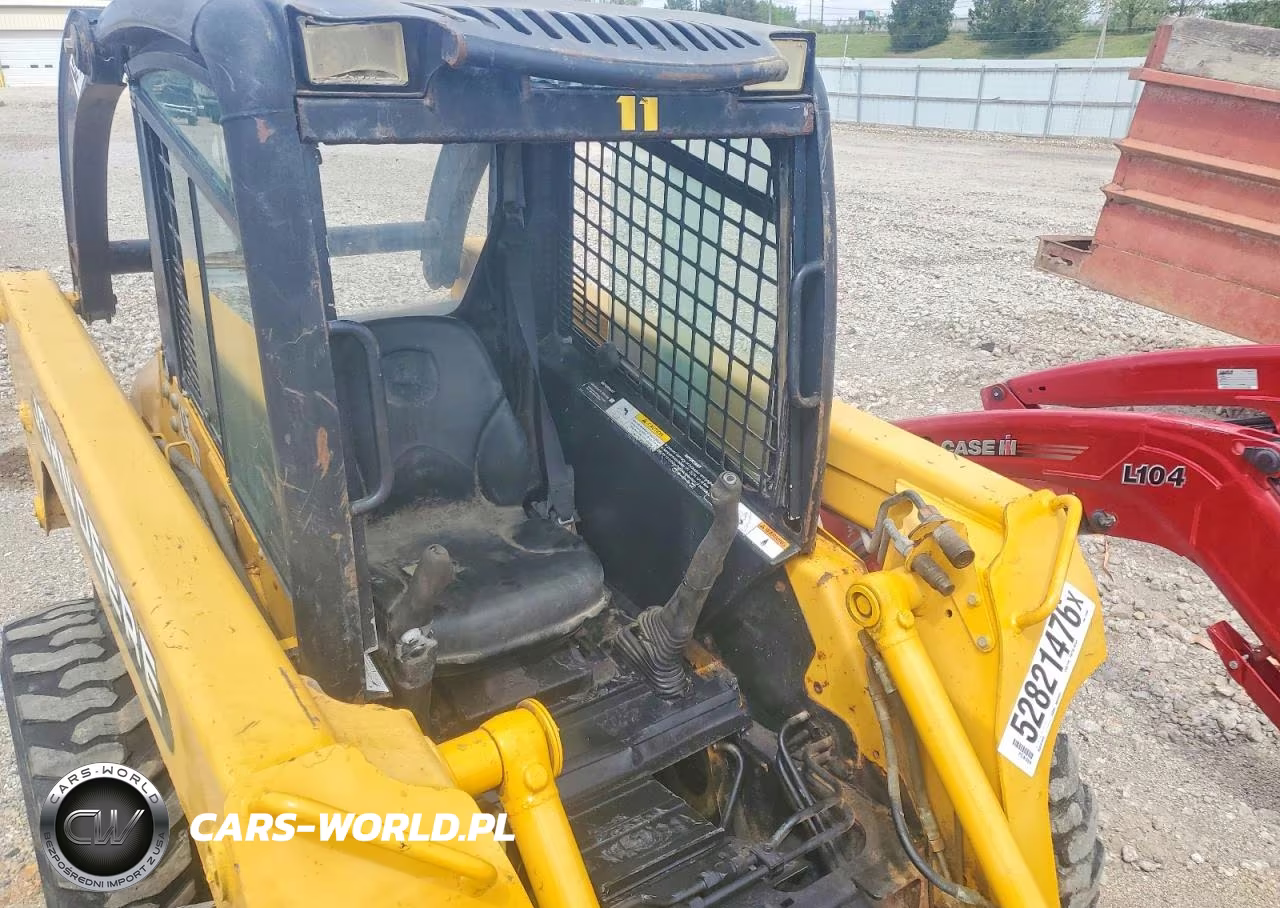 2002 John Deere 240 Skid Steer Loader VIN:KV0240A243405 - 9