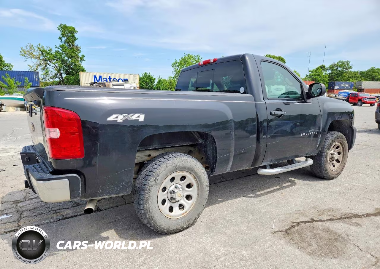 2011 Chevrolet Silverado K1500 VIN:1GCNKPEX3BZ265153 - 3