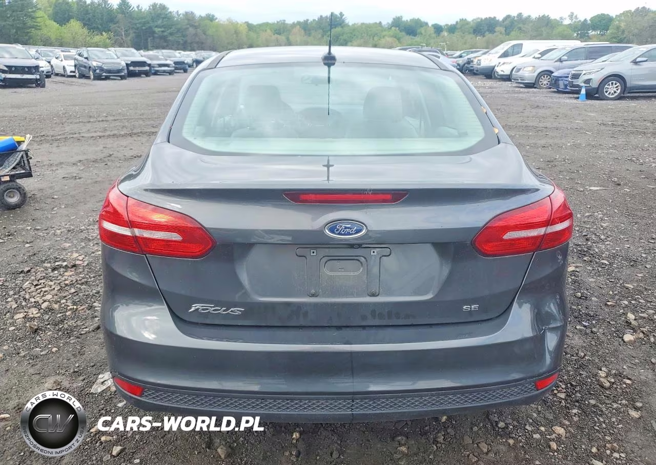 2017 Ford Focus Se VIN:1FADP3F27HL275291 - 6