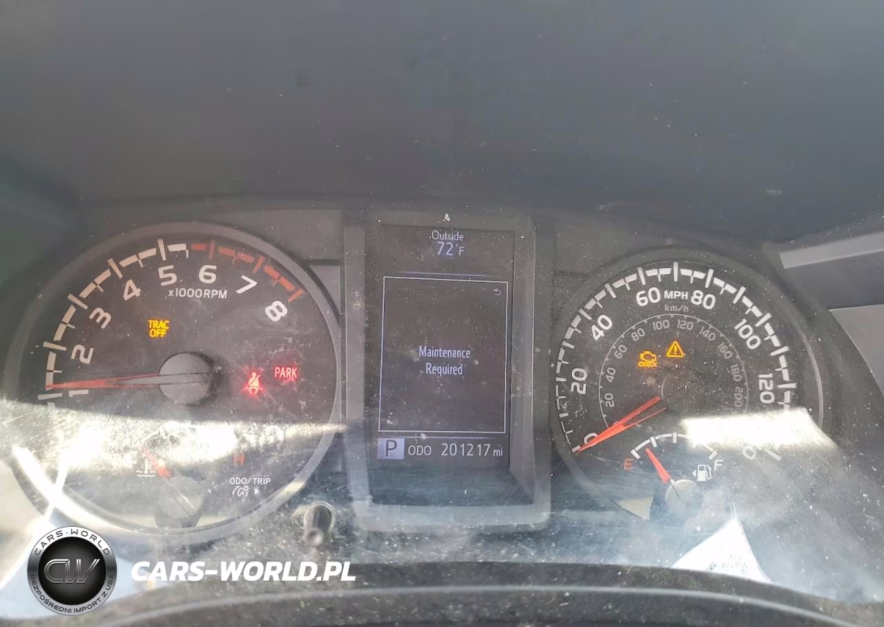 2018 Toyota Tacoma Sr VIN:5TFAX5GN0JX132215 - 9