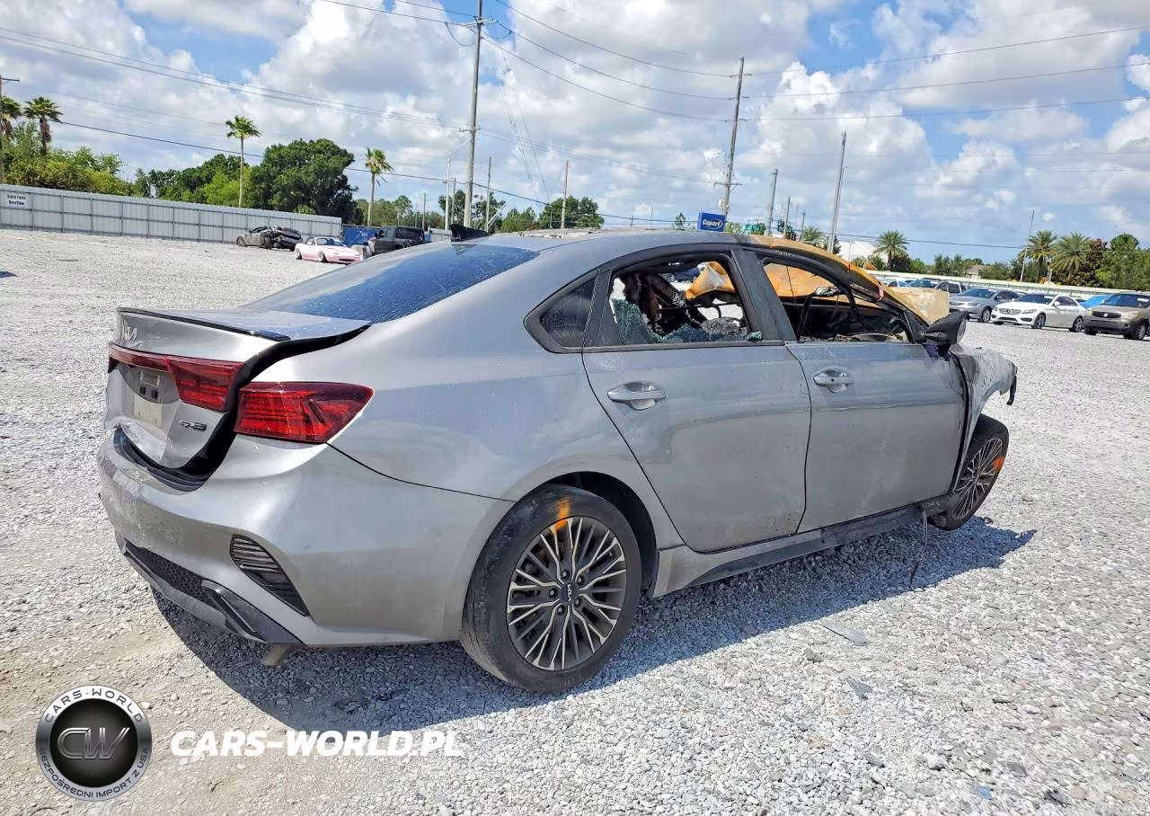 2024 Kia Forte Gt Line VIN:3KPF54AD5RE702355 - 3