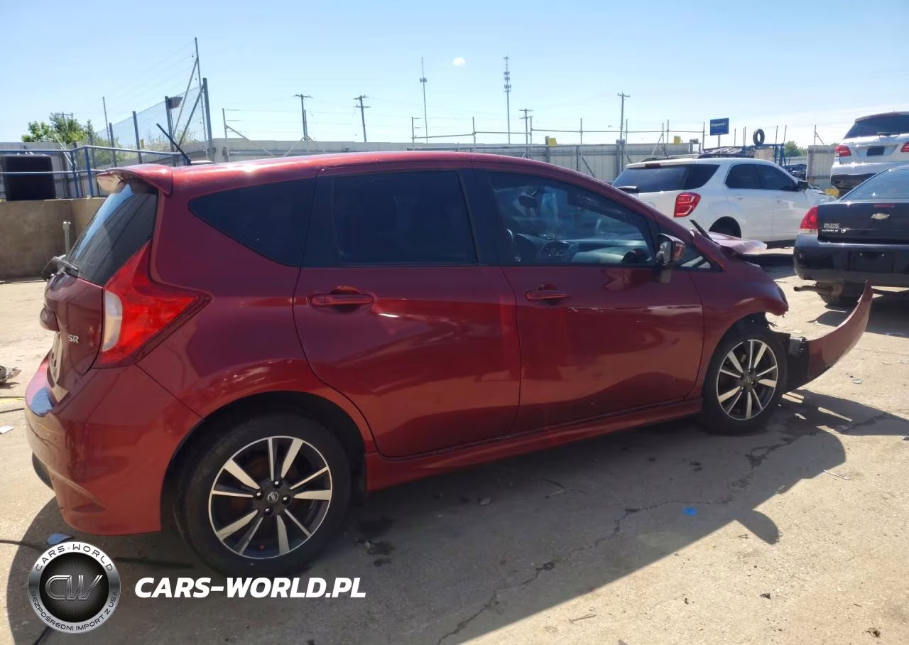 2018 Nissan Versa Note Sr VIN:3N1CE2CP2JL358890 - 3
