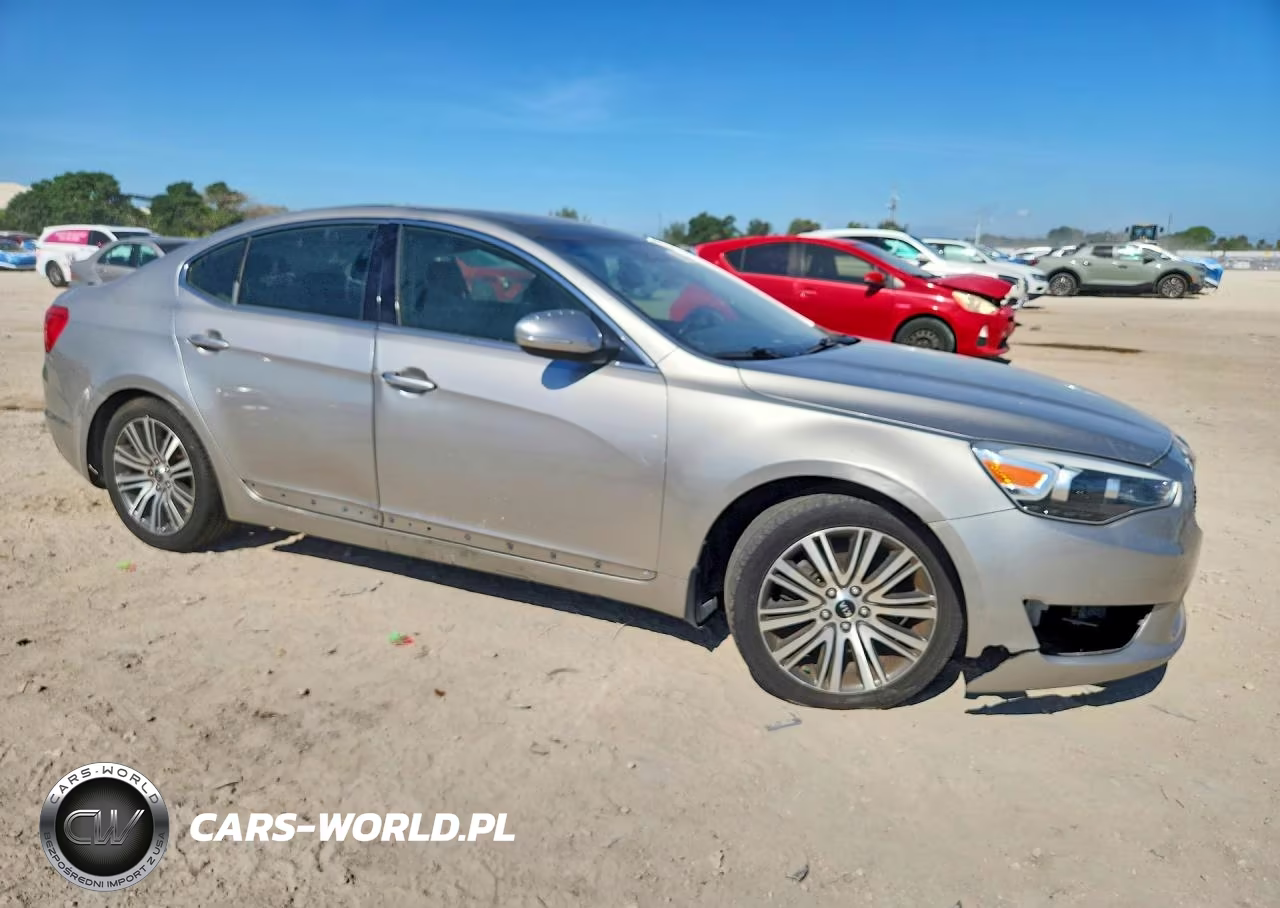2015 Kia Cadenza Premium VIN:KNALN4D73F5172822 - 4