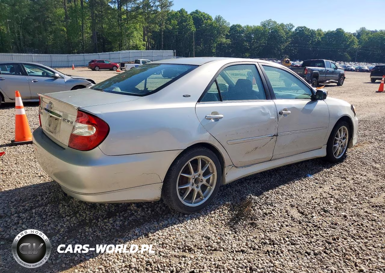 2004 Toyota Camry Le VIN:4T1BE32KX4U812913 - 3