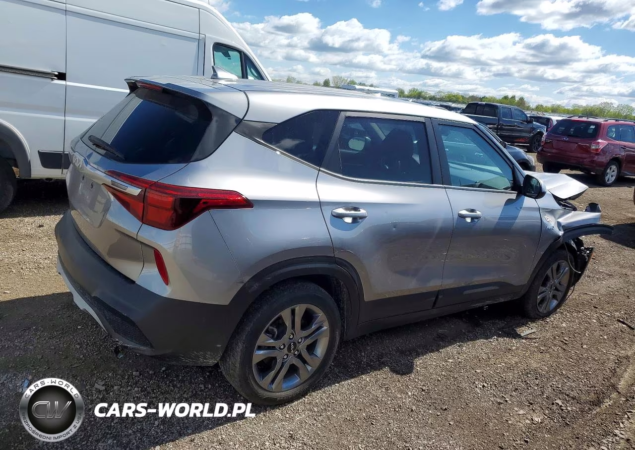 2022 Kia Seltos Lx VIN:KNDEPCAA7N7329917 - 3